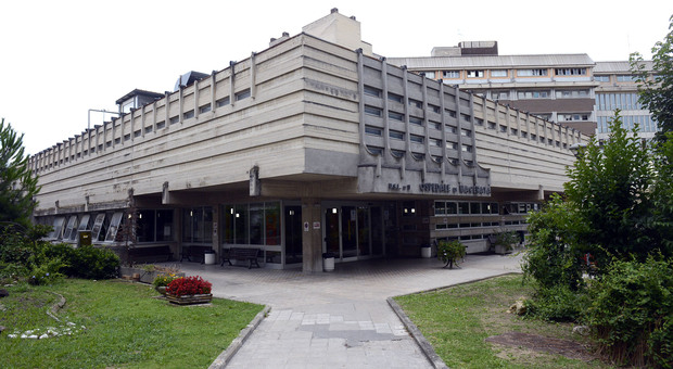 L'ospedale di Macerata dove lavorava il chirurgo