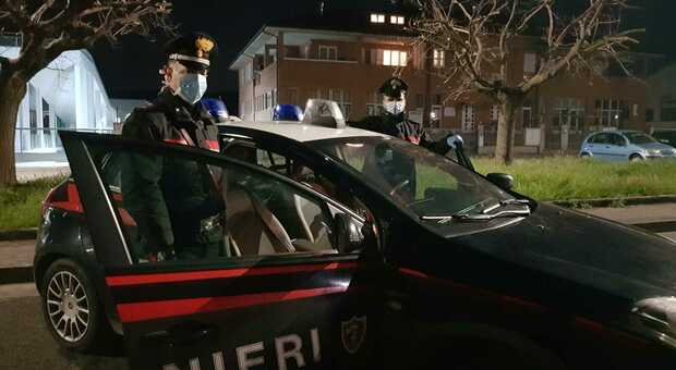 Ubriaco provoca un incidente, bloccato dai carabinieri: addio alla patente e denuncia