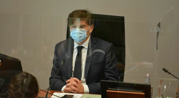 Recrudescenza Covid, torna obbligatoria la mascherina in Consiglio Regionale