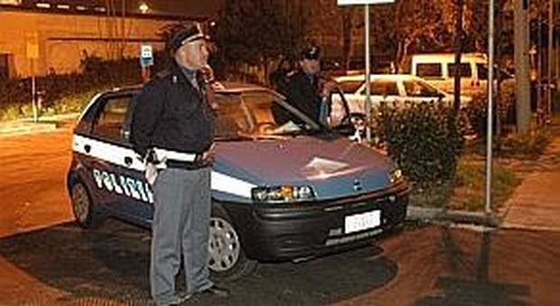 La polizia durante un controllo sul territorio