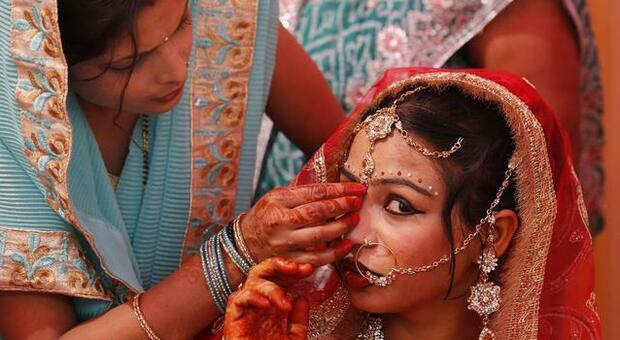 India, sposa mollata sull'altare convola a nozze con uno degli invitati