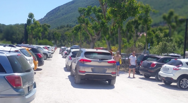 Parcheggi pieni a Portonovo e multe record per la festa del 2 giugno