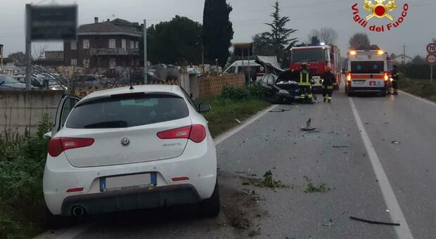 Maxi incidente a Potenza Picena: quattro feriti e tre vetture coinvolte. Traffico in tilt lungo la strada