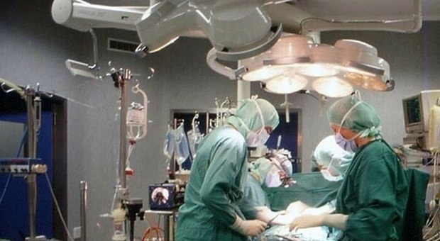 Napoli, la mamma rischia la dialisi: 34enne le dona il suo rene