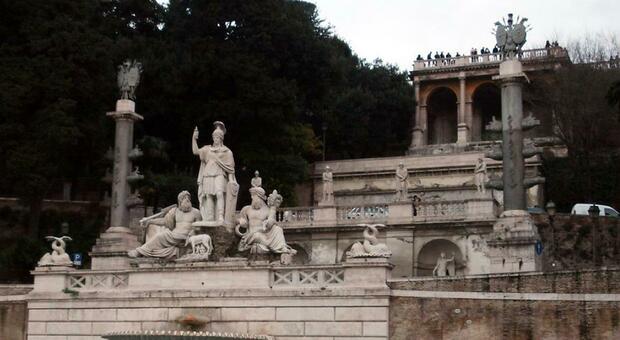 Roma choc, litiga con la ragazza e si lancia dalla terrazza del Pincio: morto a 21 anni
