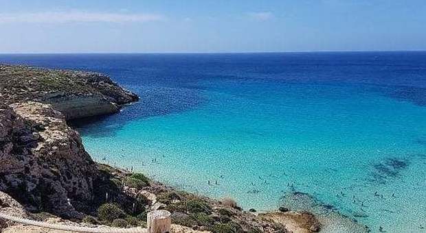 Lampedusa, frana sull' Isola dei Conigli: si temono feriti