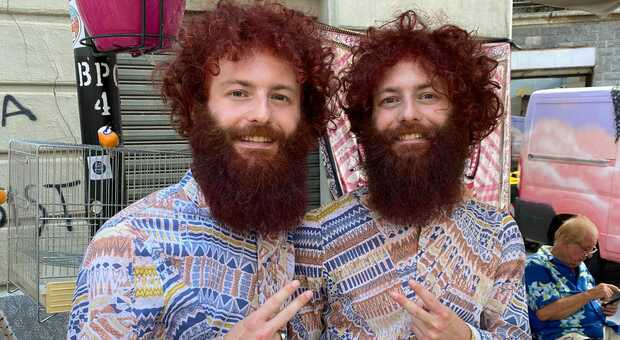 I gemelli di Porto San Giorgio Fabrizio e Valerio Salvatori, i Two Twins, in una foto di scena della serie Netflix