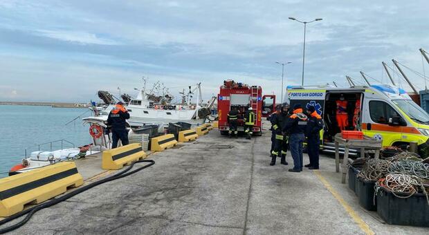 Incendio al porto di Porto San Giorgio, ma è un'esercitazione per testare mezzi e velocità di intervento
