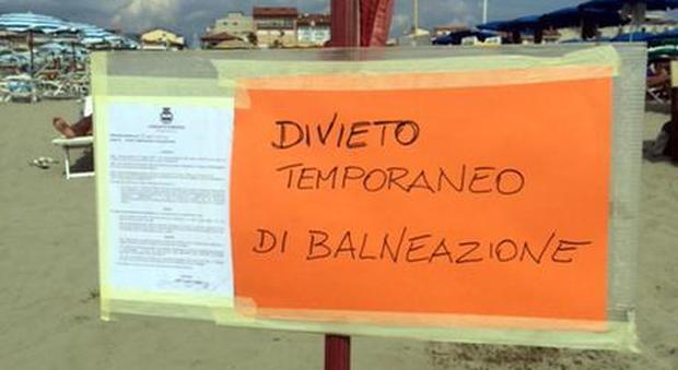Divieti di balneazione a Rimini, Riccione e Cattolica: 13 spiagge off limits per i turisti