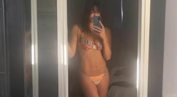 Belen Rodriguez è scatenata: le sue foto in bikini infiammano Instagram