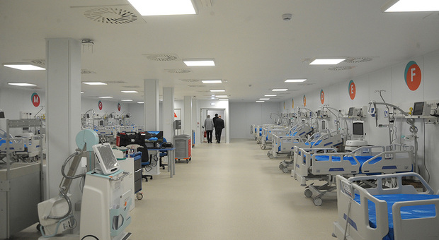 Il Covid hospital allestito alla Fiera di Civitanova