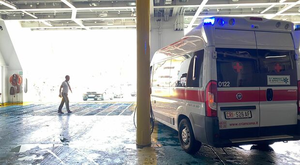Turista di 13 anni colpito da malore, soccorso al porto di Ancona prima di salire in nave e andare in vacanza