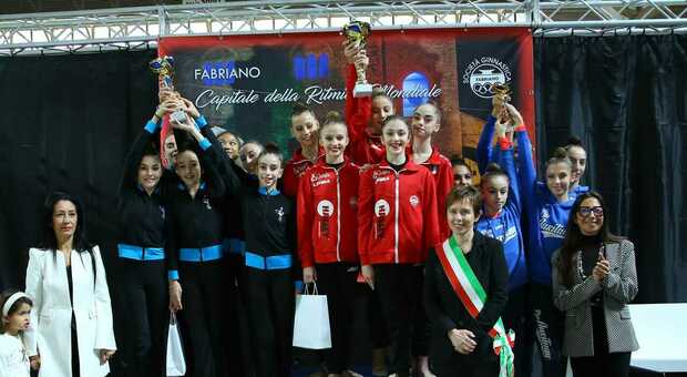 Il titolo nazionale alle atlete di Fabriano: le giovani ginnaste ancora campionesse