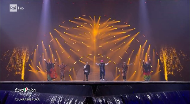 Eurovision 2022, l'appello della Kalush Orchestra per l'Ucraina: «Aiutate l Ucraina, aiutate Mariupol». A rischio squalifica?