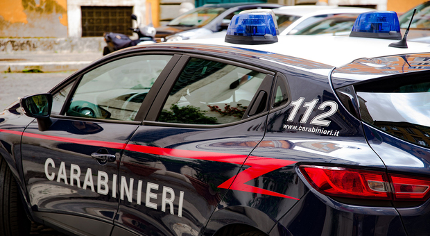 Si propone per fare sesso con i carabinieri per evitare la multa: romena arrestata