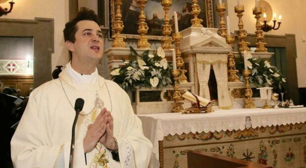 Don Francesco, il prete arrestato per droga è sieropositivo: denunciato anche per tentate lesioni