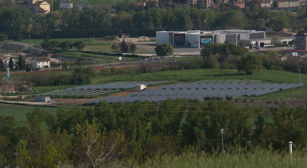 Monte Urano, non basta essere virtuosi: l'impianto fotovoltaico scalda l'Enel ma non i contribuenti