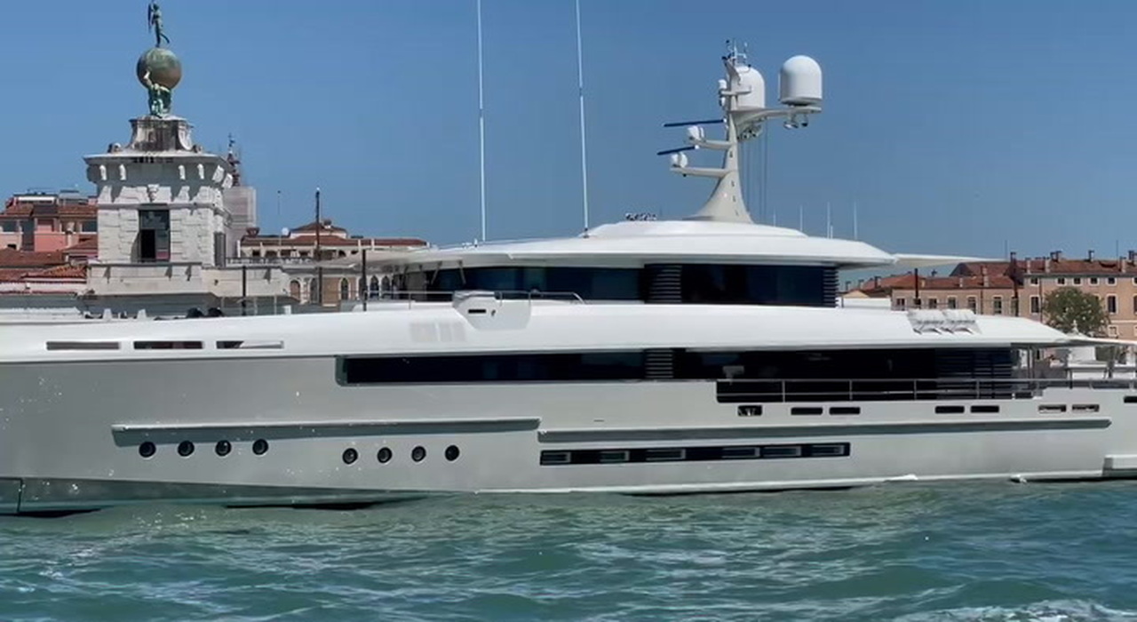 mega yacht a venezia